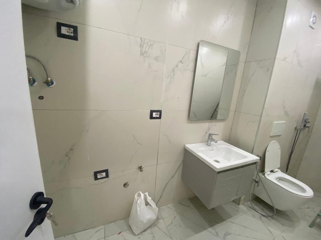 1+1 me verande,komune e parisit te ola fast,180.000 euro