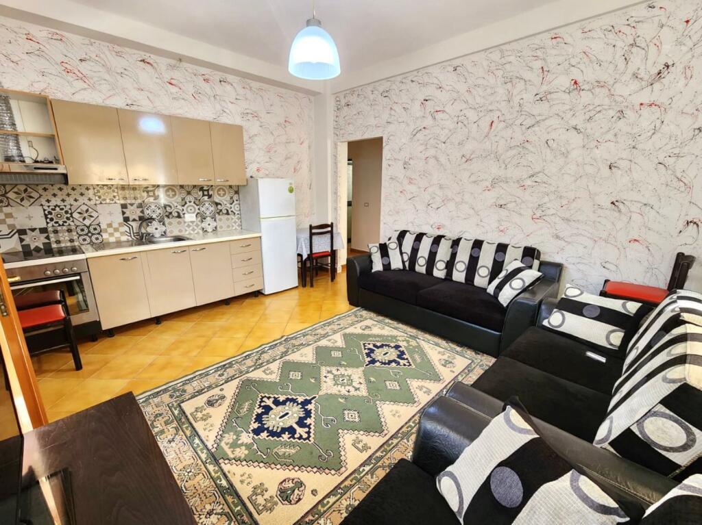 Ampio Apt 1+1 (vicino a Sofra e Ariut - Via Elbasanit, QS) || 35,000 ALL/Mese || Completato, Cucina Nuova *Pieno Sole