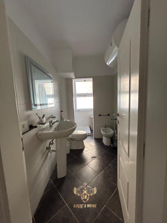 SHITET Super APARTAMENT  • 2+1+2 + Guzhine më vete + Garderobe • 12.000.000 leke ✅ 📍 Adresa: Vala Park,Stadiumi • Sipërfaqja: 98.5 m² neto ne certifik
