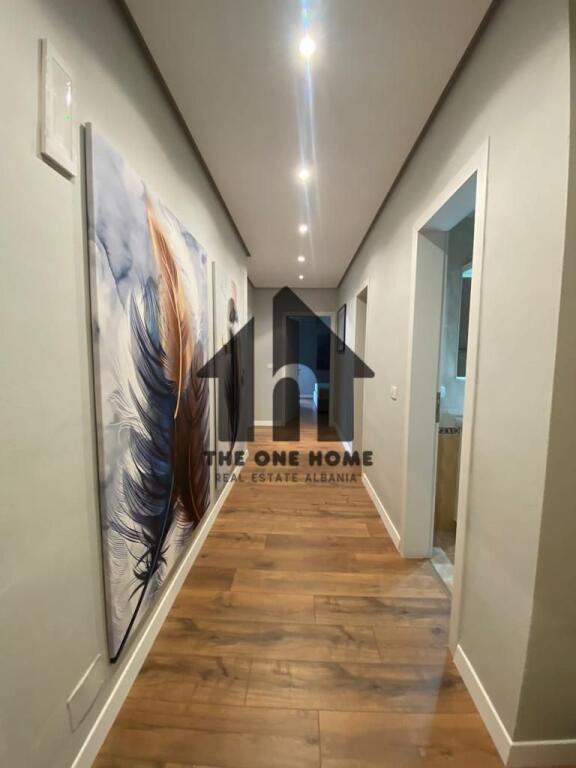 Ap.Qera 2+1+2+1 Oxhak - ish Ekspozita Shqiperia Sot.