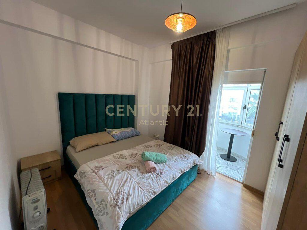 Apartament 1+1 me Dy Ballkone në Plazh, Stacioni i Dytë, Durrës 20 m larg detit !