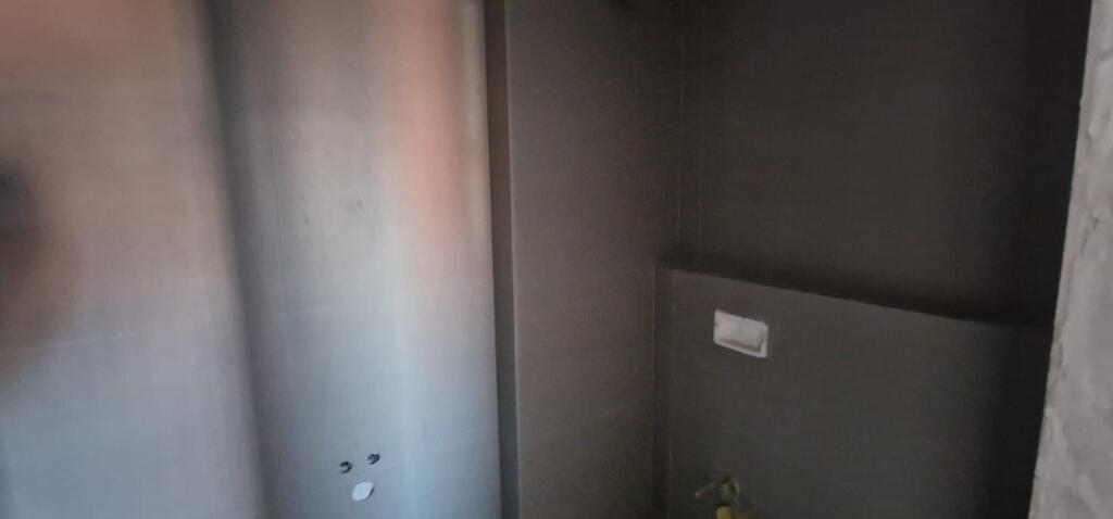 Shitet apartament 2+1+2 tualete+2 ballkone ne Don Bosko te kompleksi "Twister".