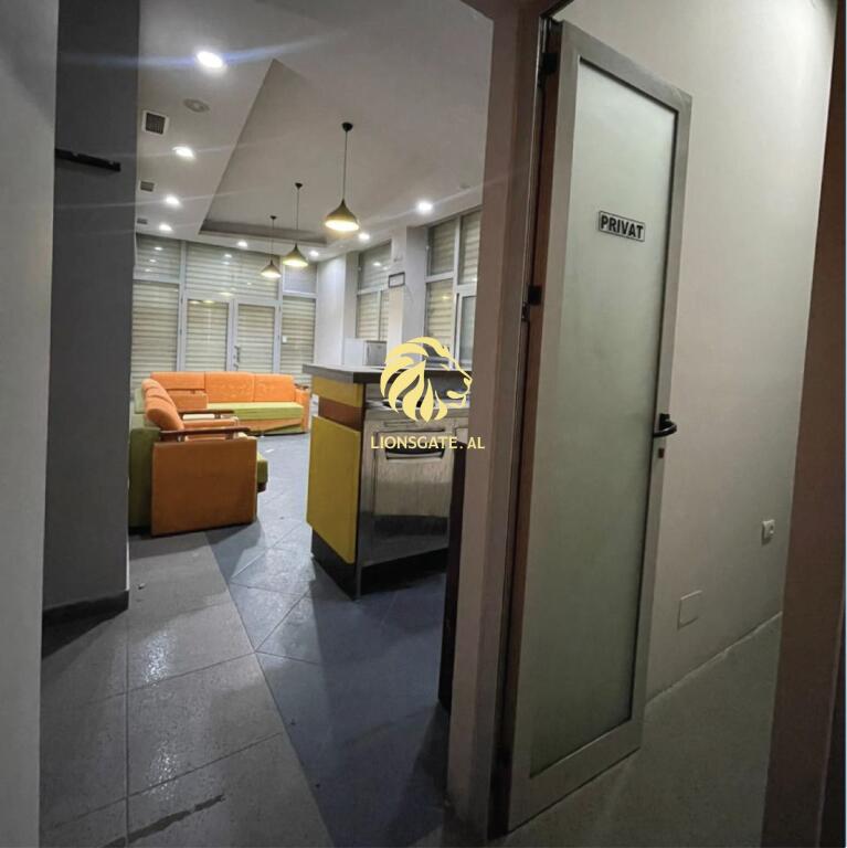 🏢 AMBIENT BIZNESI ME QERA – PRANË MATERNITETIT TË RI