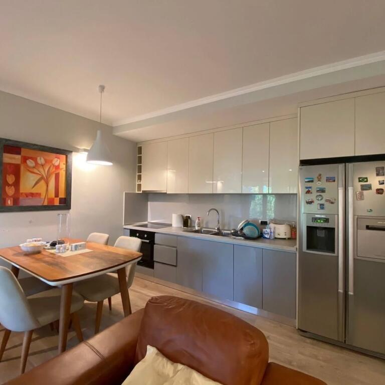 Shitet në Qëndër Apartament 2+1