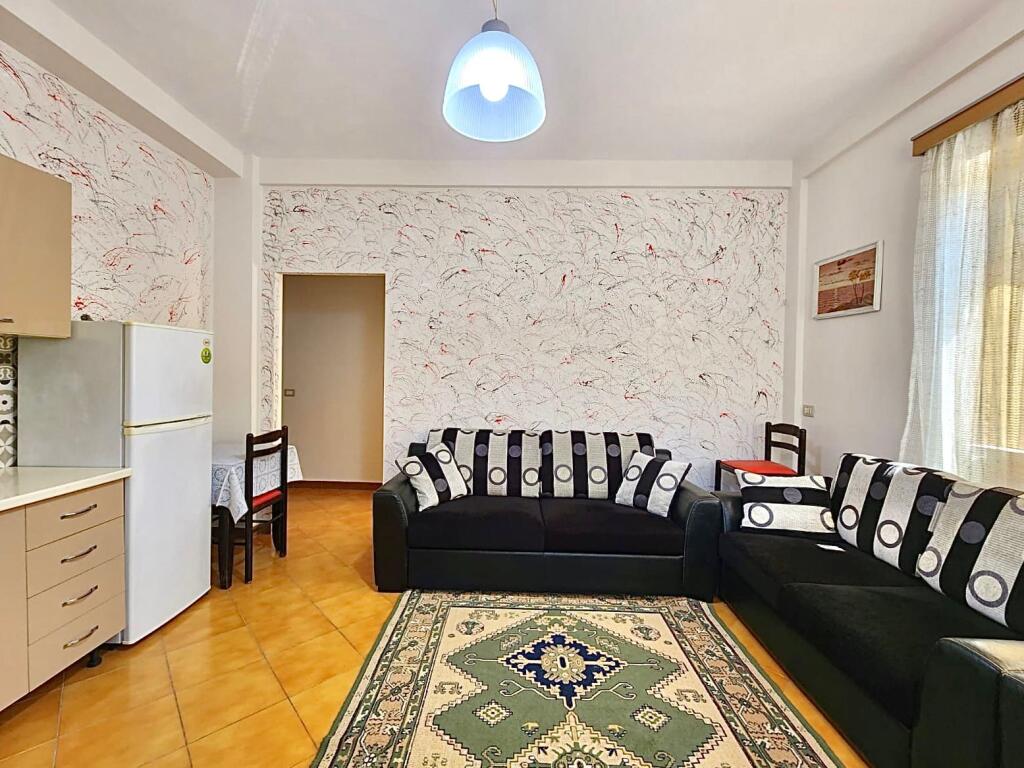 Ampio Apt 1+1 (vicino a Sofra e Ariut - Via Elbasanit, QS) || 35,000 ALL/Mese || Completato, Cucina Nuova *Pieno Sole