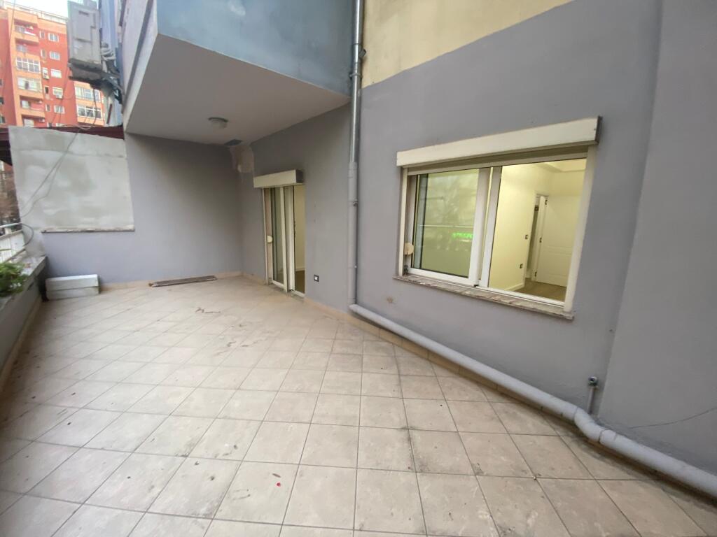 1+1 me verande,komune e parisit te ola fast,180.000 euro