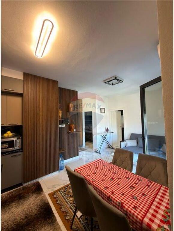 Apartment 2+1 for sale in Porcelan