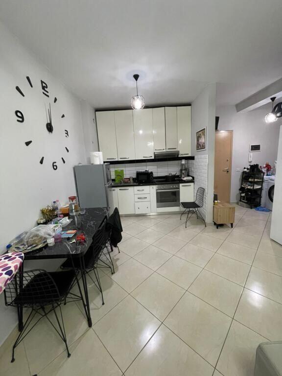 APARTAMENT ME QIRA NE YZBERISHT