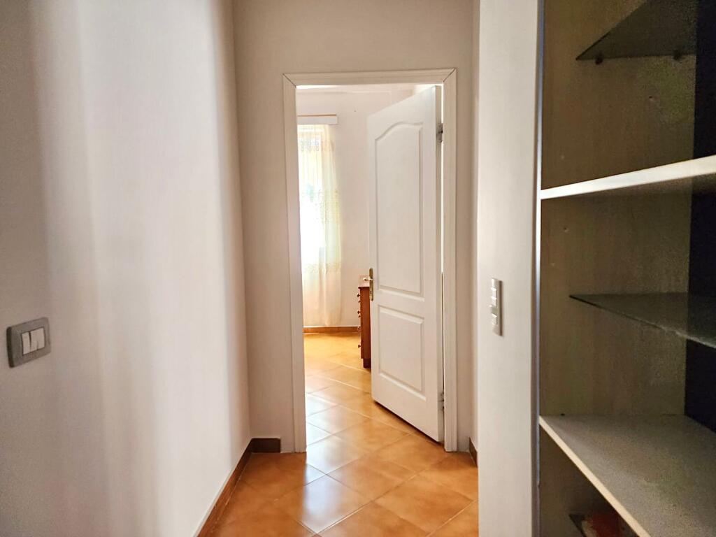 Ampio Apt 1+1 (vicino a Sofra e Ariut - Via Elbasanit, QS) || 35,000 ALL/Mese || Completato, Cucina Nuova *Pieno Sole
