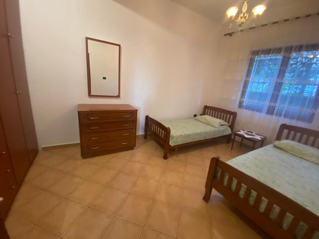 2+1,i mobiluar kat vile ,ne selite,450 euro