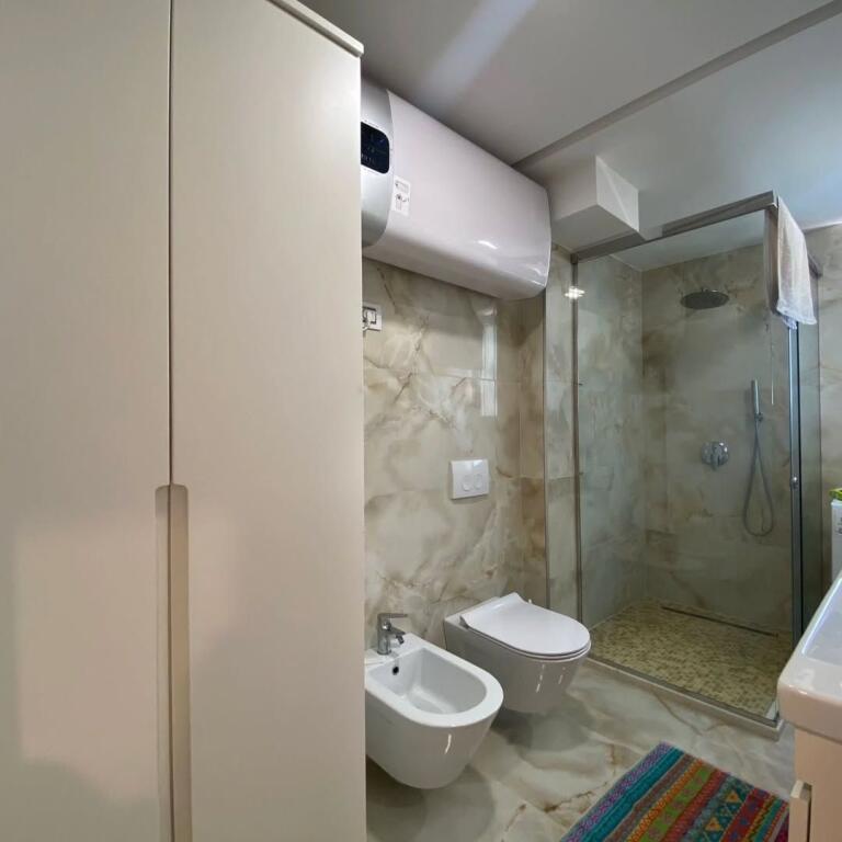 Shitet në Qëndër Apartament 2+1