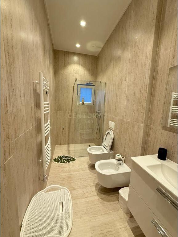 Apartament 2+1 Me Qira në Bulevardin Kryesor, Durrës !