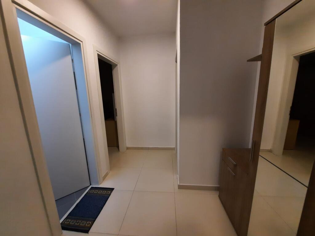 Jepet apartament me qera 2+1+2 me pamje deti lagja 1 durres
