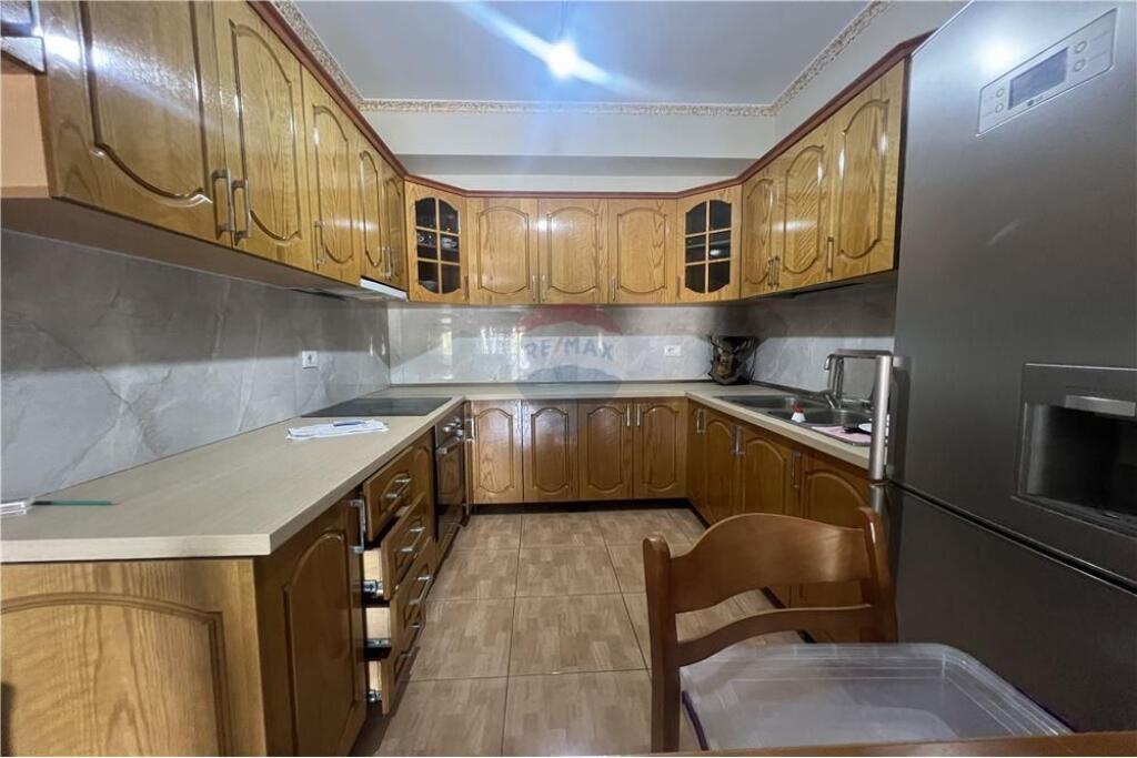 Apartament 2+1+2 për Shitje  Vlorë, Rruga Ali Demi 