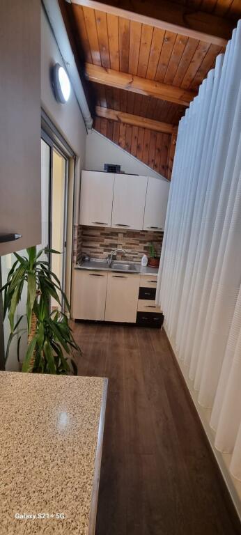 Rr. Haxhi Hysen Dalliu, prane Prokurorise se Tiranes Jepet me qira garsoniere