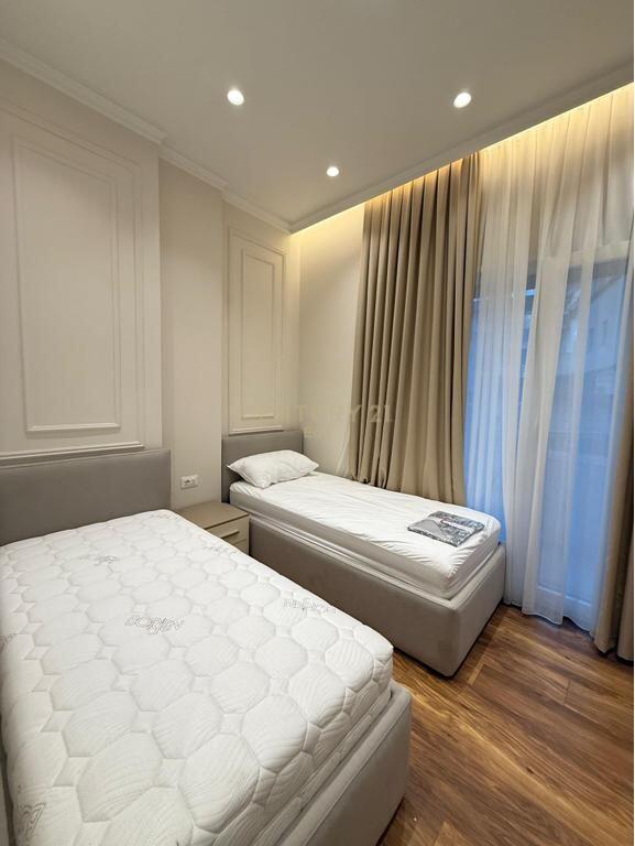 Apartament 2+1 Me Qira në Bulevardin Kryesor, Durrës !