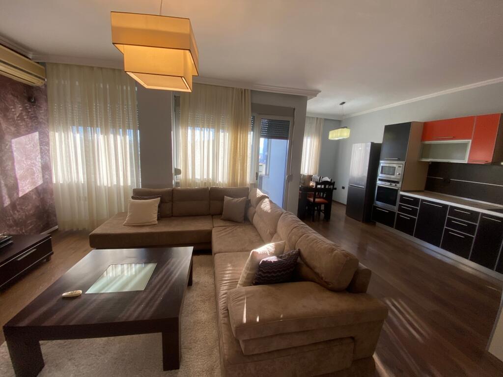 2+1,furnished at vila gold,800 thousand leke