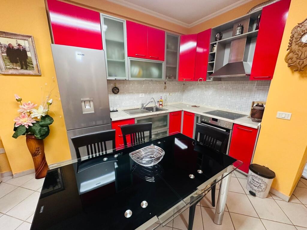 Jepet Me Qera Apartament 2+1+2 Tualete +2 Ballkone