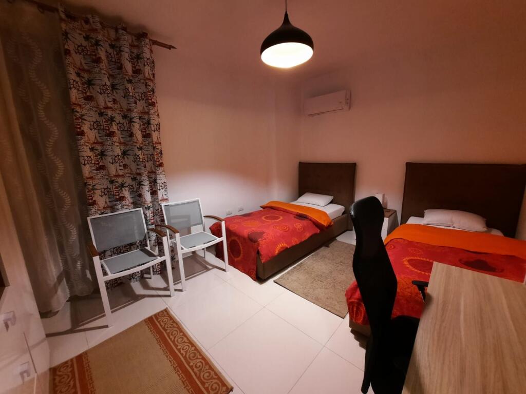 Jepet apartament me qera 2+1+2 me pamje deti lagja 1 durres