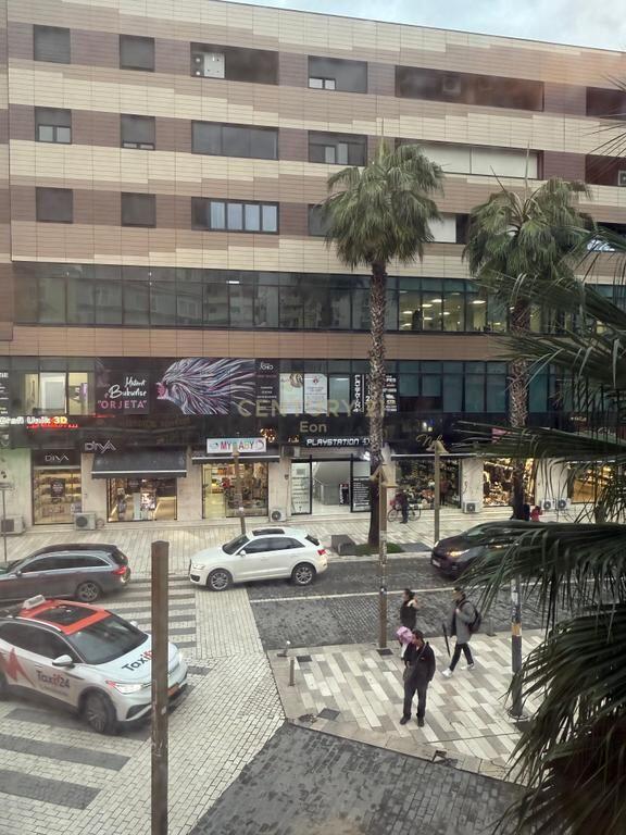 Apartament 2+1 Me Qira në Bulevardin Kryesor, Durrës !