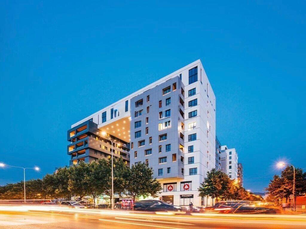 SHITET APARTAMENT 1+1 – Rruga e Kavajës (pranë Square 21)