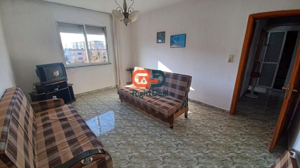 Ne Porcelan, Shitet Apartament 2+1 Ideal Per Banim!!!