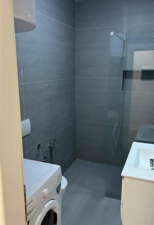 Apartament 1+1 me Qira – Rruga 5 Maj (tek Big Market)!!!