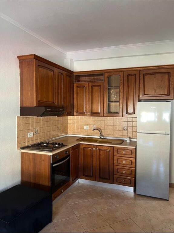 Girl wanted to share rent house in Center