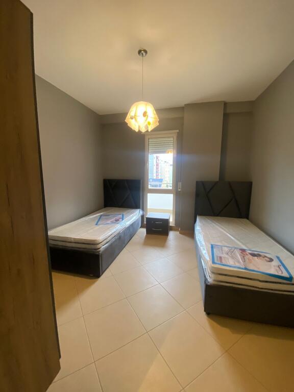 Jepet apartament me qera 2+1+2