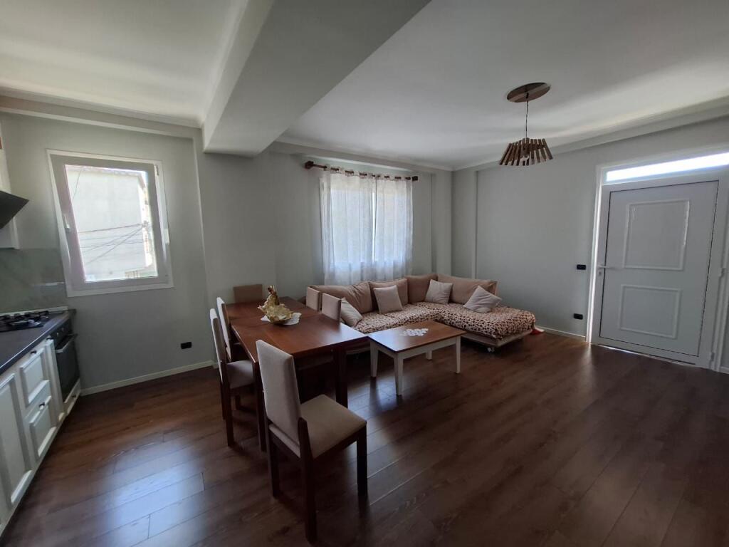 shtepi private me qera 2+1