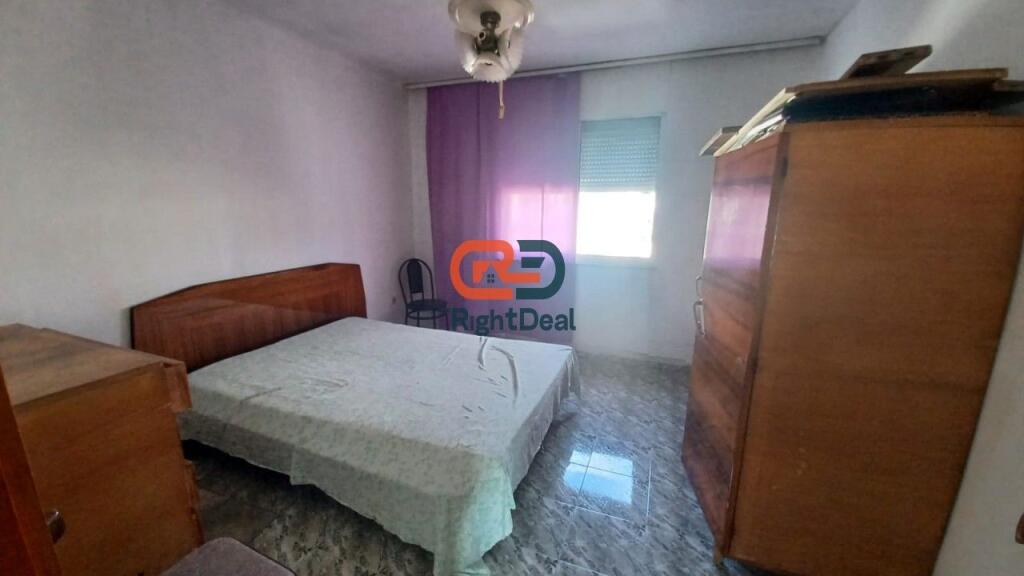 Ne Porcelan, Shitet Apartament 2+1 Ideal Per Banim!!!