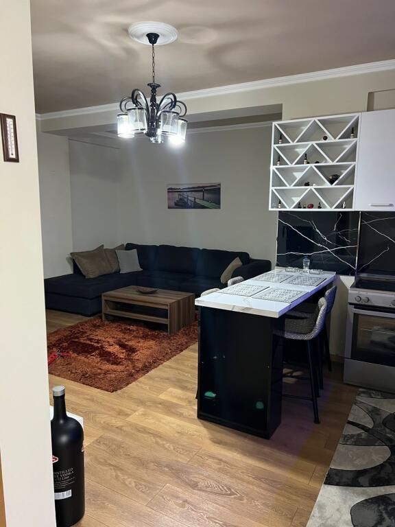 Jepet apartament me qera 1+1