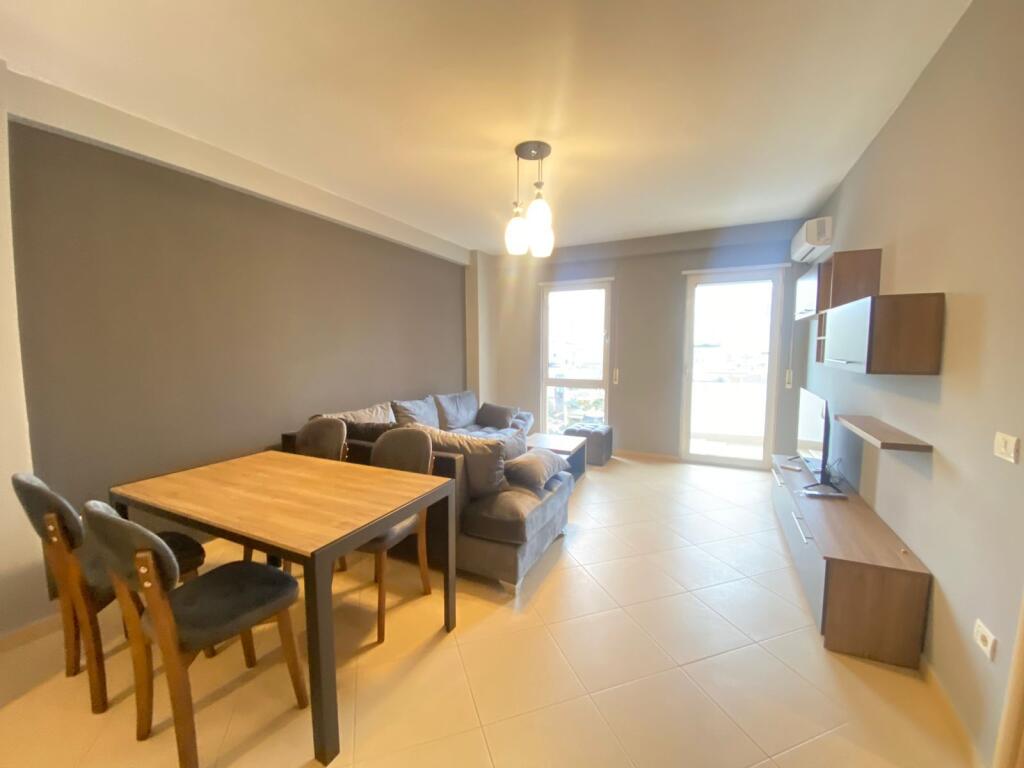 Jepet apartament me qera 2+1+2