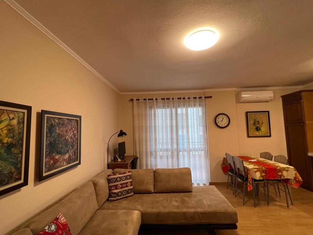 Apartament 1+1 me Qira te Pazari i Ri