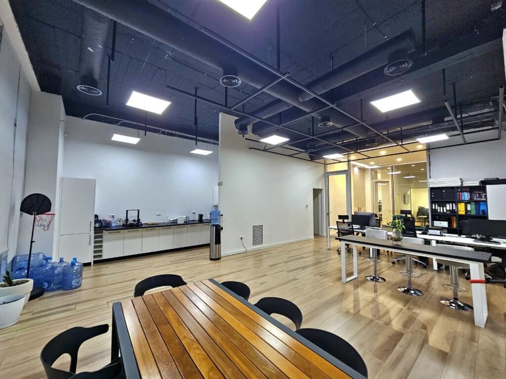 🏢 AMBIENT ME QIRA – ZONË ELITARE, KOPSHTI ZOOLOGJIK