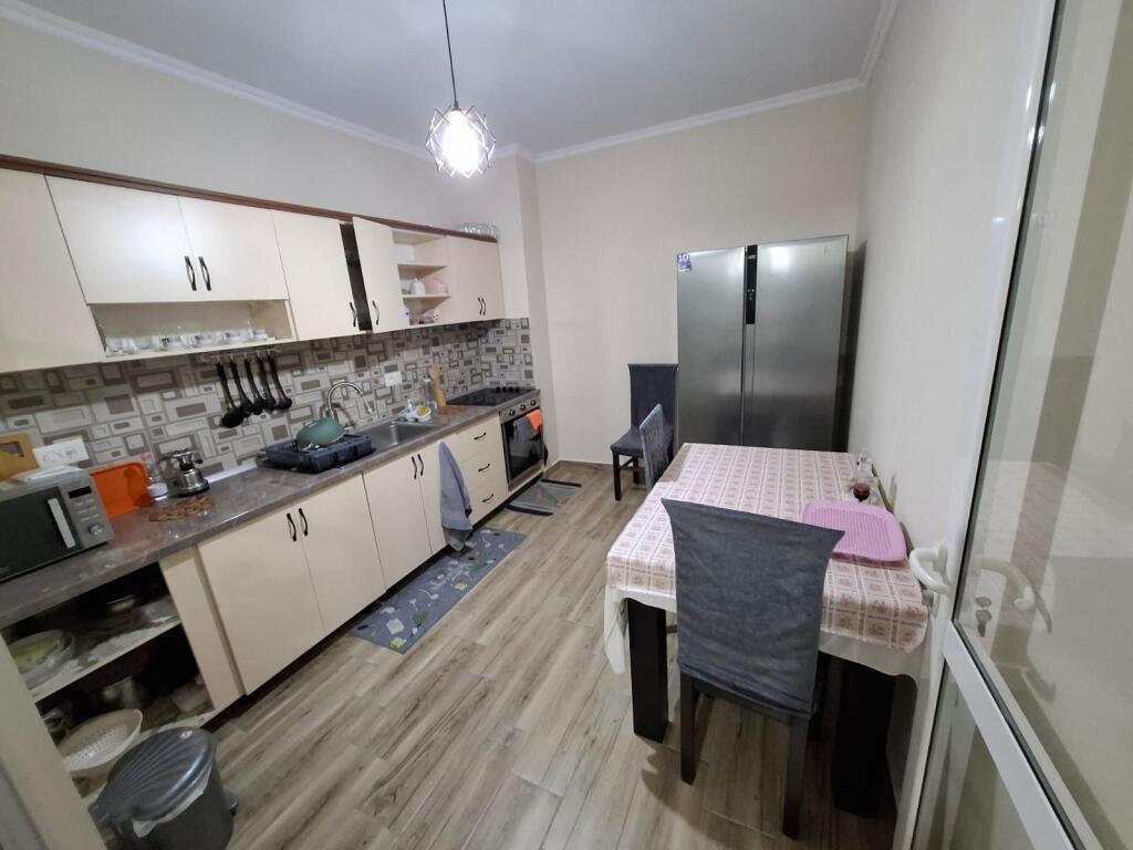 Jepet apartament me qera 1+1