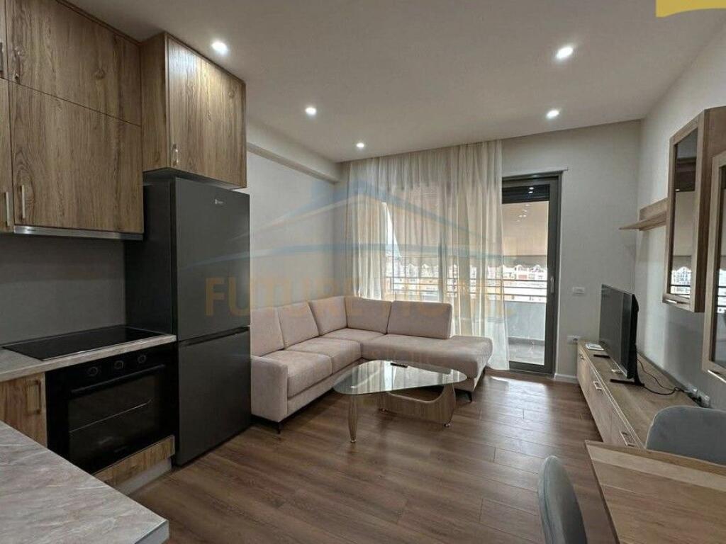 Qera, Apartament 1+1 + Post Parkimi , Pazari i Ri