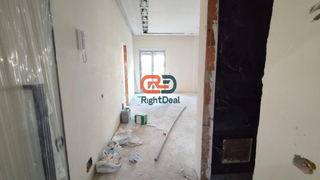 Tek Kompleksi Tirana Porta E Re ,Shitet Apartament 1+1 Me Cmim Okazion!!
