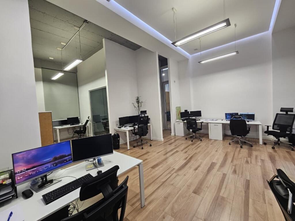 🏢 AMBIENT ME QIRA – ZONË ELITARE, KOPSHTI ZOOLOGJIK