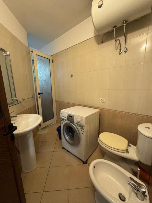 Jepet apartament me qera 3+1+2+2