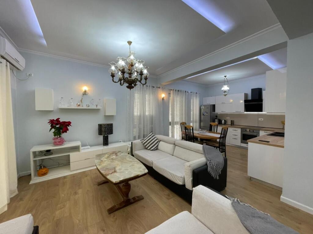 Apartament 2+1 me Qira tek Rruga Durresit