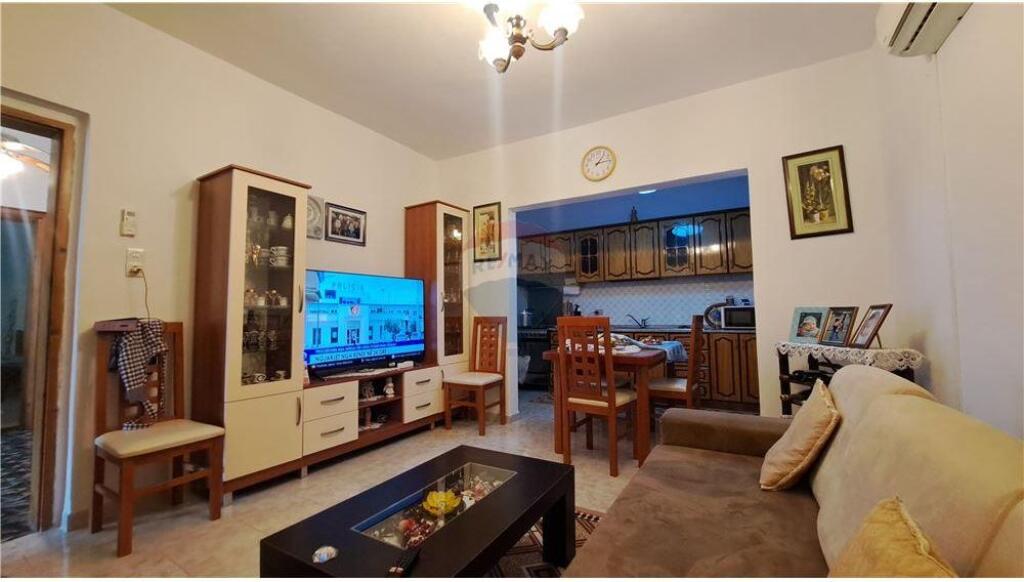 Vilë Dy-Katëshe për Shitje, Kaninë, Vlorë