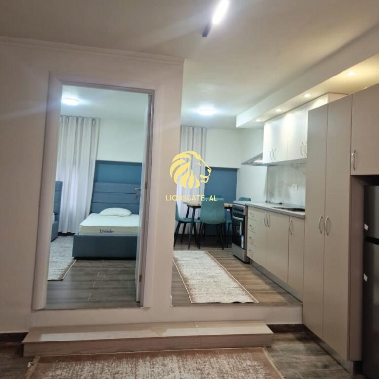 🏡 APARTAMENT 2+1 ME QIRA – TEK STACIONI I TRENIT