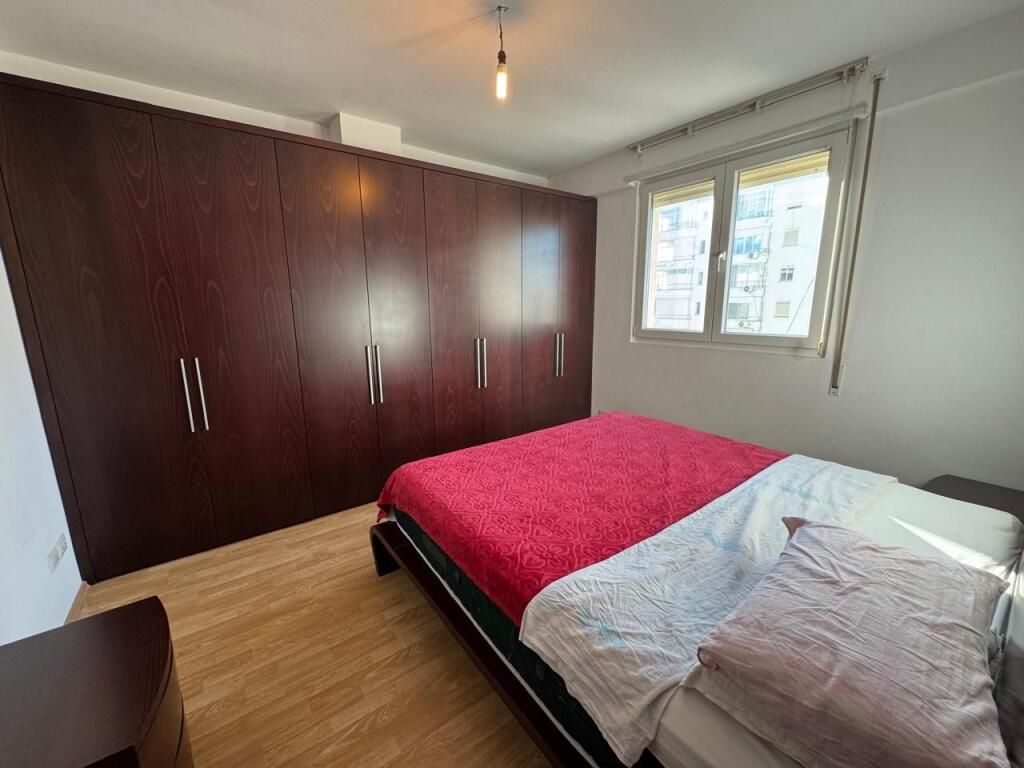 Jepet apartament me qera 3+1+2+2