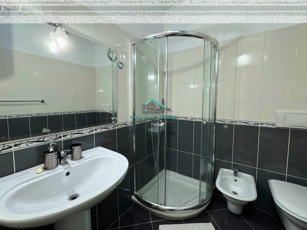 Studio për Shitje – Linja e Parë, Zona e Kalajës, Vlorë