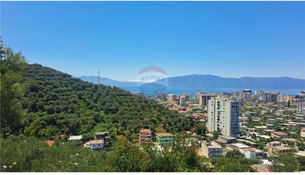Casa Indipendente con Terrazza in Vendita