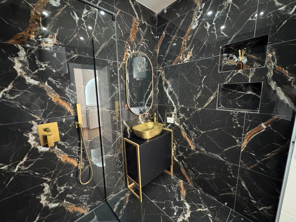 Jepet apartament me qera 1+1