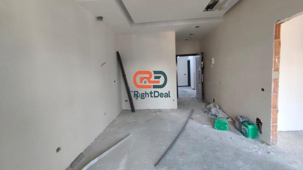 Tek Kompleksi Tirana Porta E Re ,Shitet Apartament 1+1 Me Cmim Okazion!!