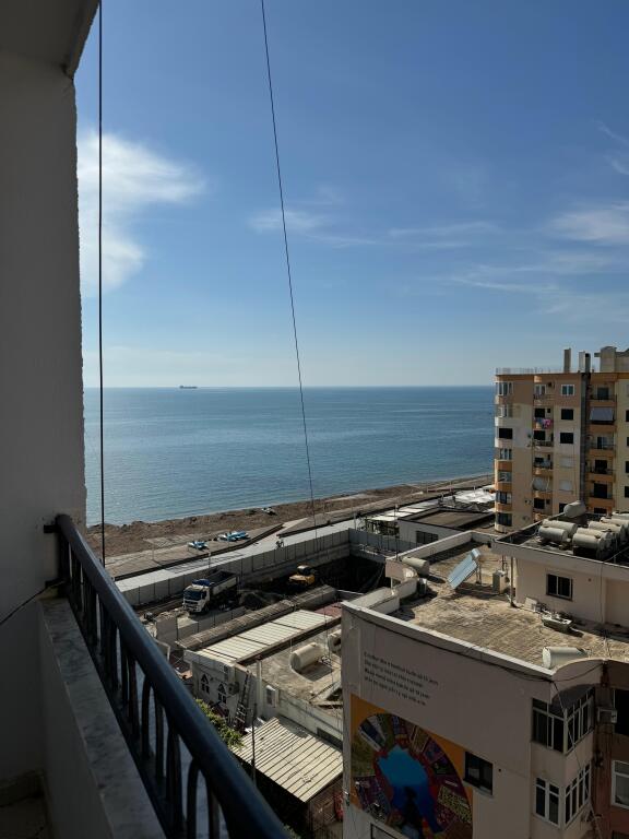 Shitet Apartament 2+1