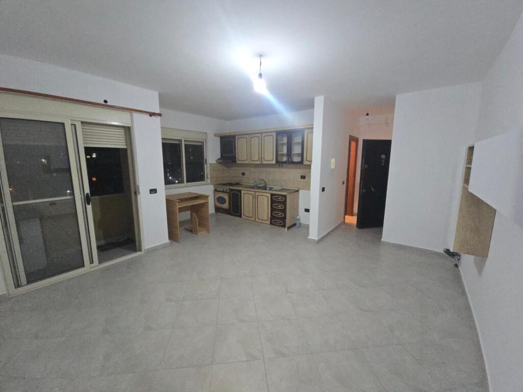 JEPET ME QERA APARTAMENT 2+1TEK VALA PARK DURRES
